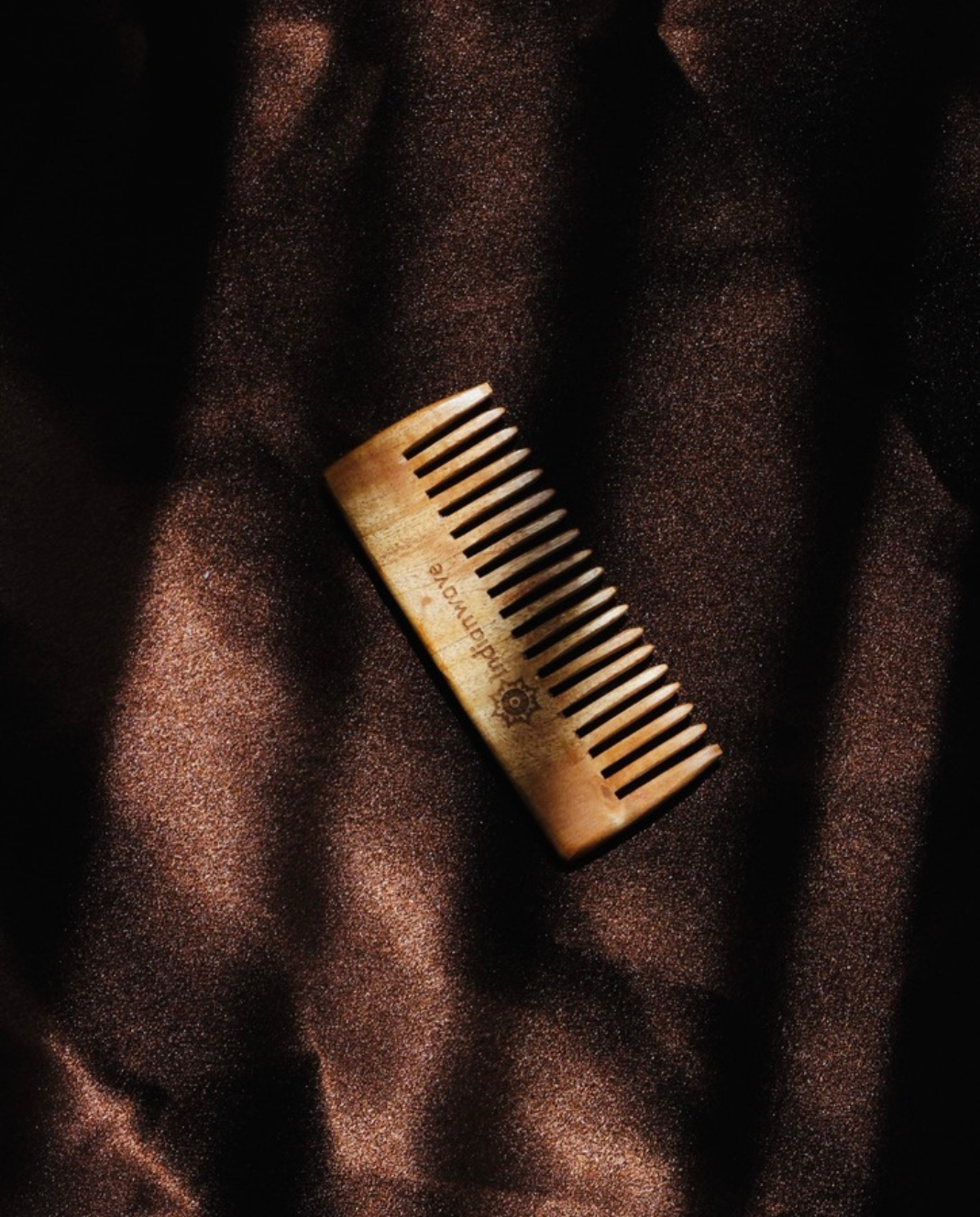 Petit Peigne en Bois de Neem