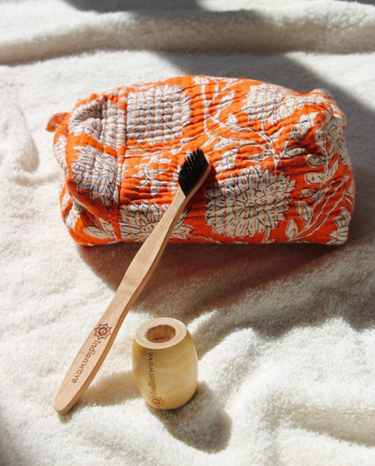 Brosse à dents en bois de Neem (avec socle en bois)