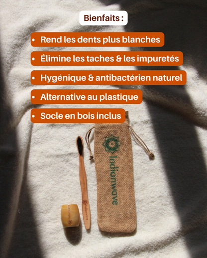 Brosse à dents en bois de Neem (avec socle en bois)